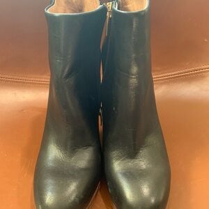 Vince Camuto leather ankle booties. Size 6M